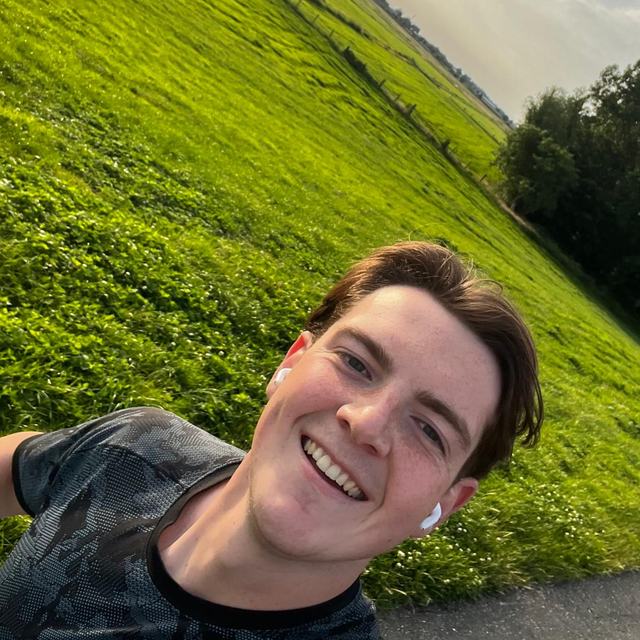 Jop Stigter, mede-oprichter, lachend tijdens het hardlopen